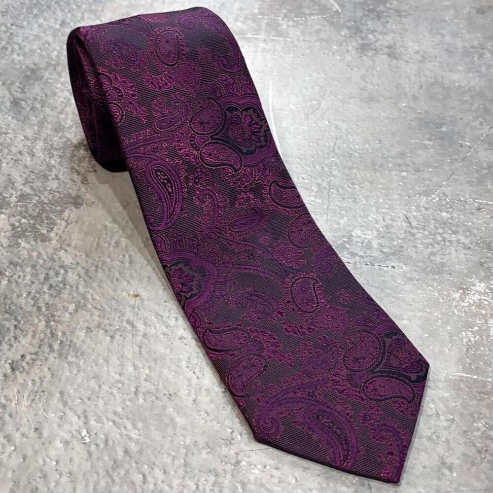 Gorgeous Burberry Black Label Paisley Iridescent Purple Tie! Silk Made in Japan.